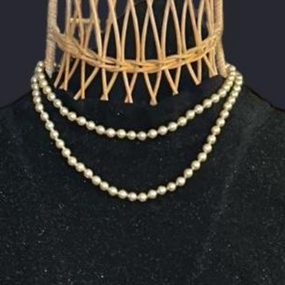 Vintage Gold Tone Faux Pearl 30” Necklace